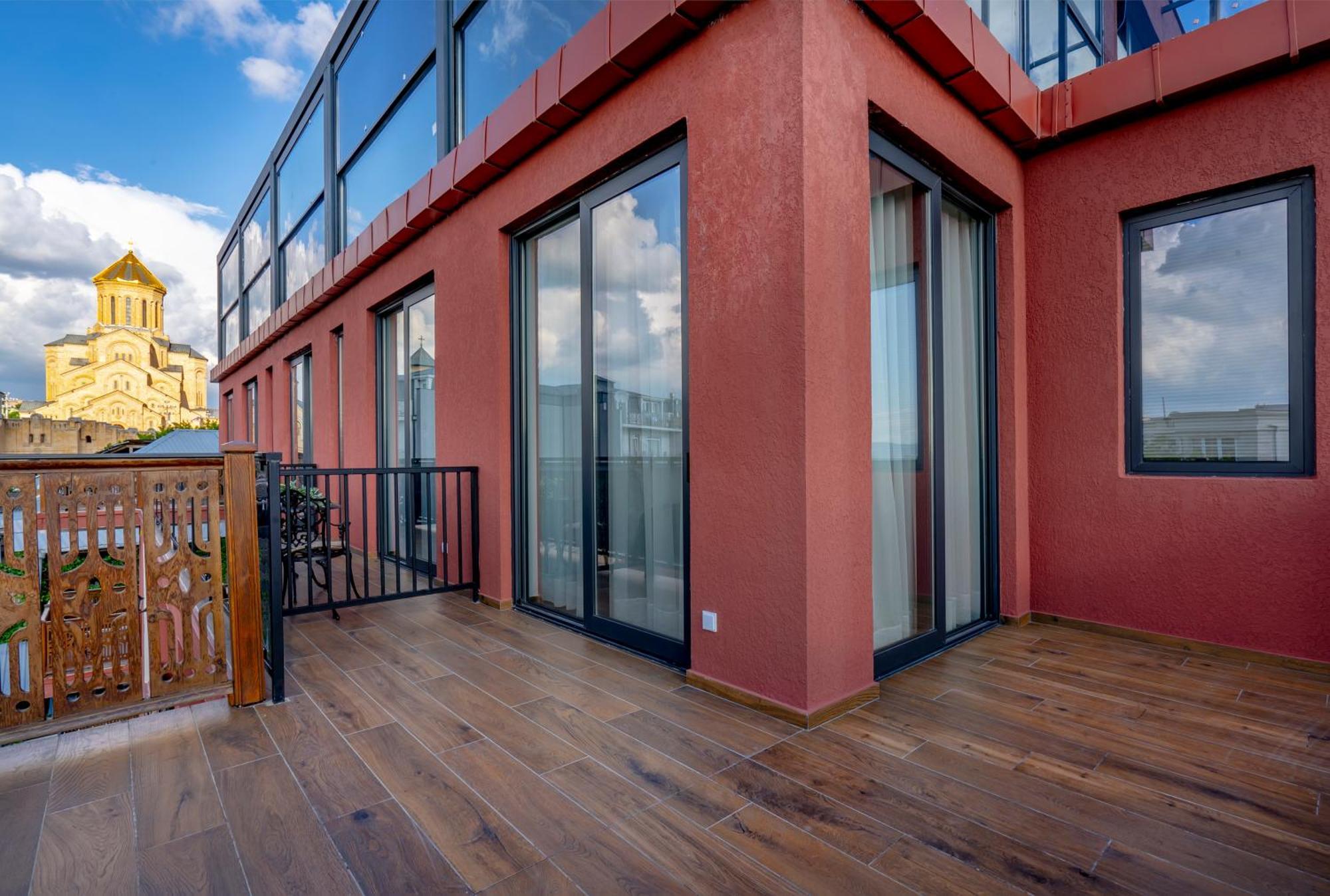 Iris Hotel Tbilisi Bagian luar foto