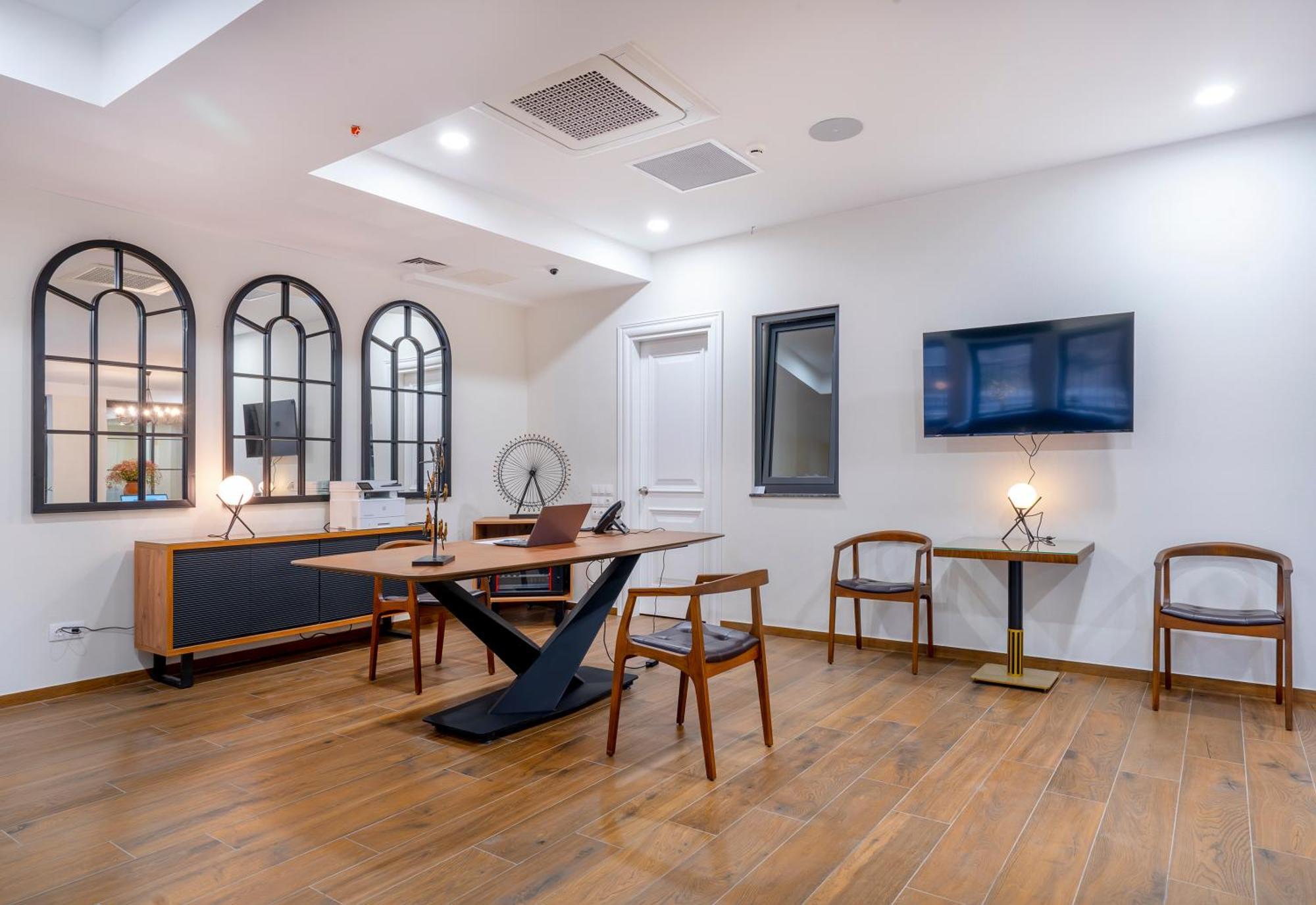 Iris Hotel Tbilisi Bagian luar foto